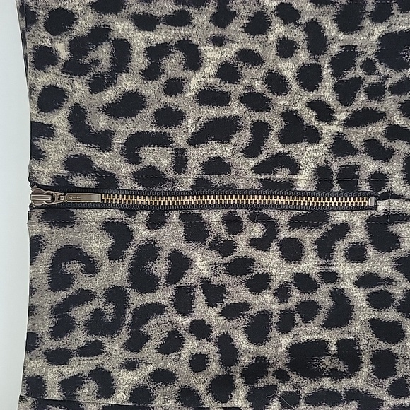 CAbi Jungle Skirt Taupe/Gray/Black Puma Leopard Print Size 4 NWOT - Picture 6 of 15